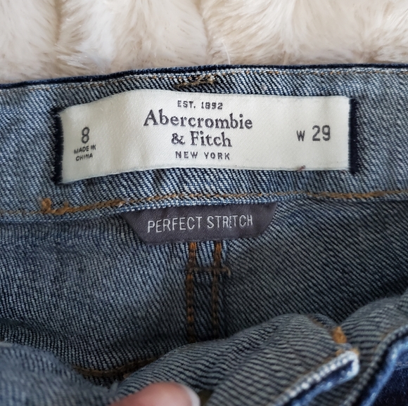 ABERCROMBIE & FITCH~ PERFECT STRETCH DENIM SHORTS! - Picture 2 of 11